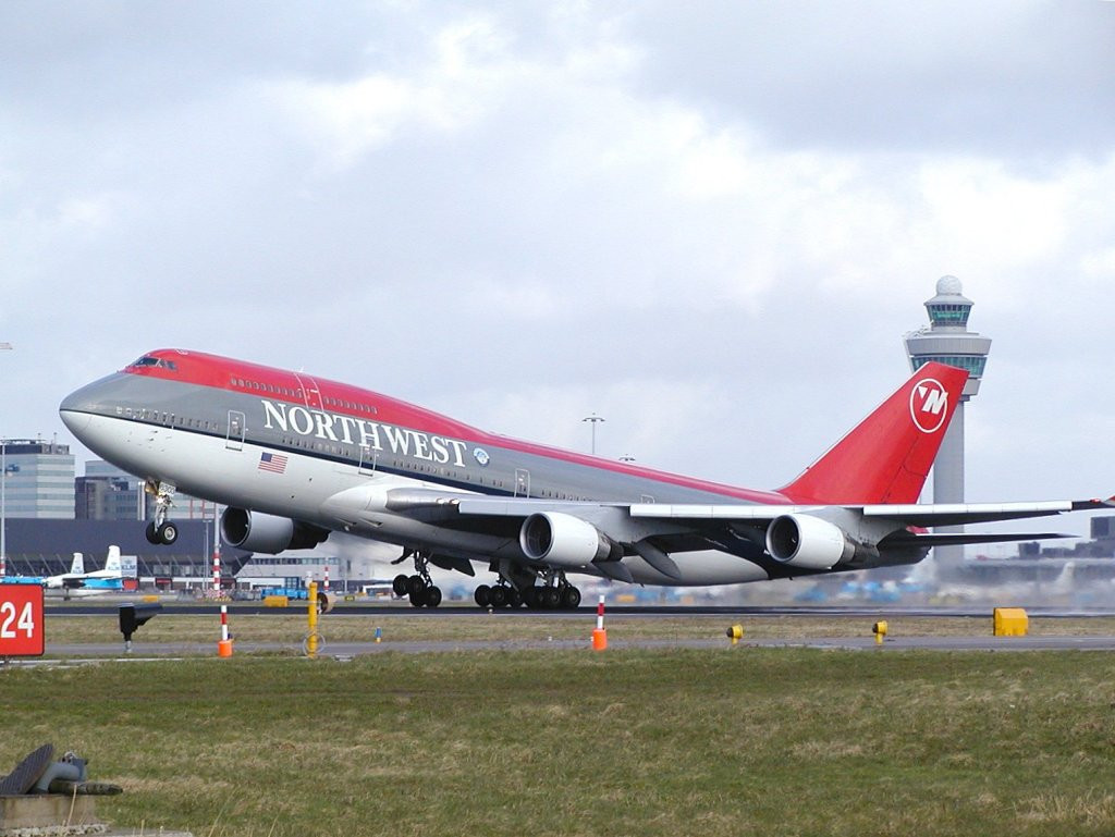 Mister: raniti in avion din cauze necunoscute