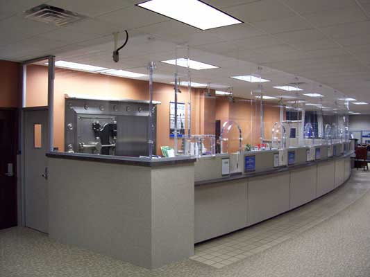 Au crezut in promisiunile unui functionar bancar si au ajuns datornici!