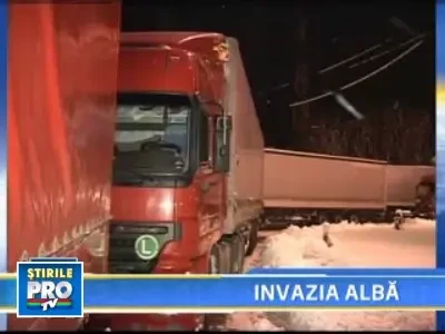 Trafic blocat: zapada a pus stapanire pe soselele din Romania