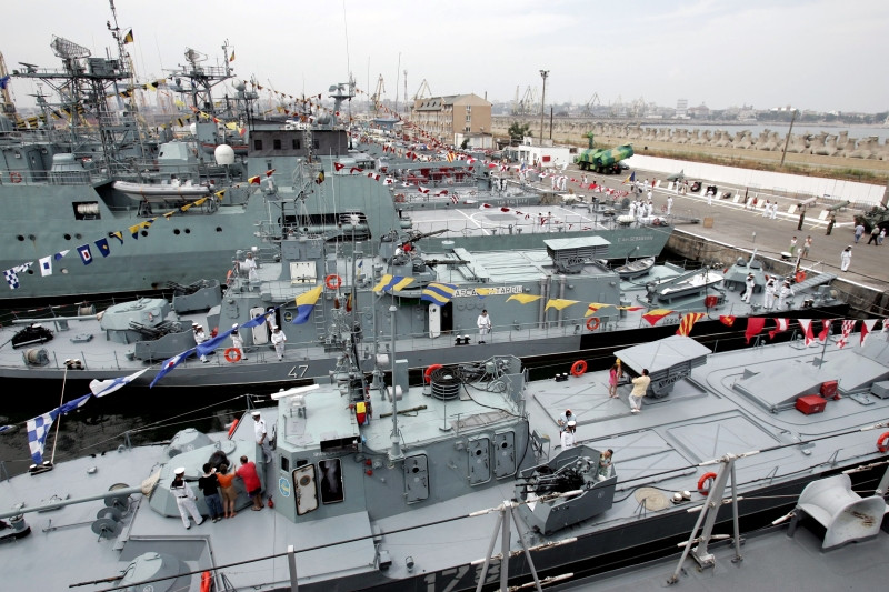 Doi marinari georgieni, raniti grav in portul Constanta