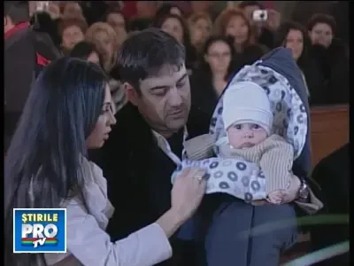 Nicoleta Luciu si-a botezat baietelul