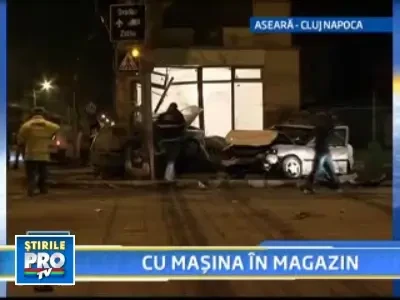A intrat cu masina intr-un magazin, din cauza unei soferite neatente!