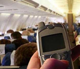 GfK: 85% dintre romanii de peste 15 ani de la oras au telefon mobil