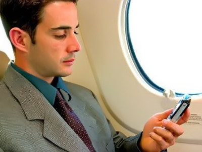 Facebook, cel mai accesat site de pe telefonul mobil