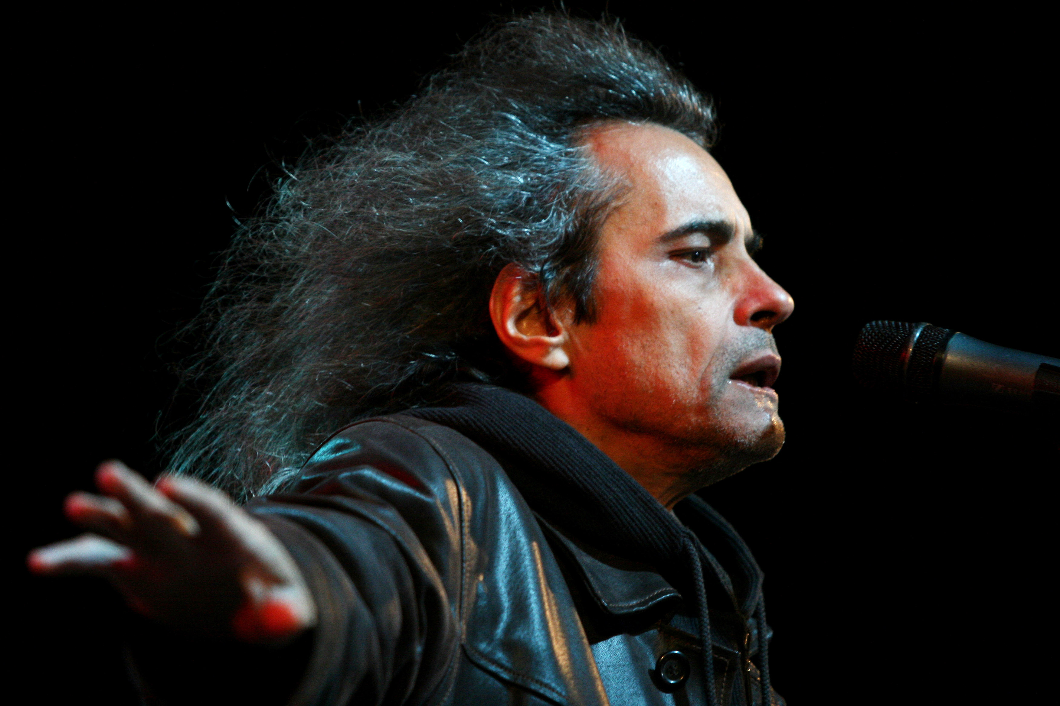 Vesti bune! Cristi Minculescu se intorce pe scena la sfarsitul lunii iulie!