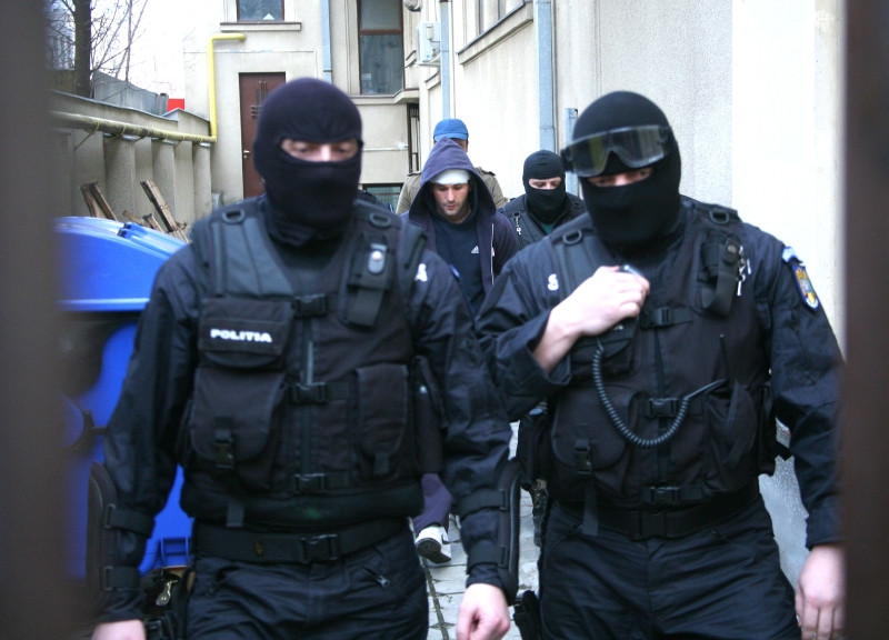 87 de ani de inchisoare cu executare. Suma pedepselor in cazul furtului de arme de la Ciorogarla