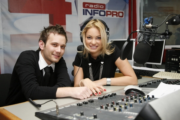 Valentina Pelinel defileaza pe podiumul Radio InfoPro!