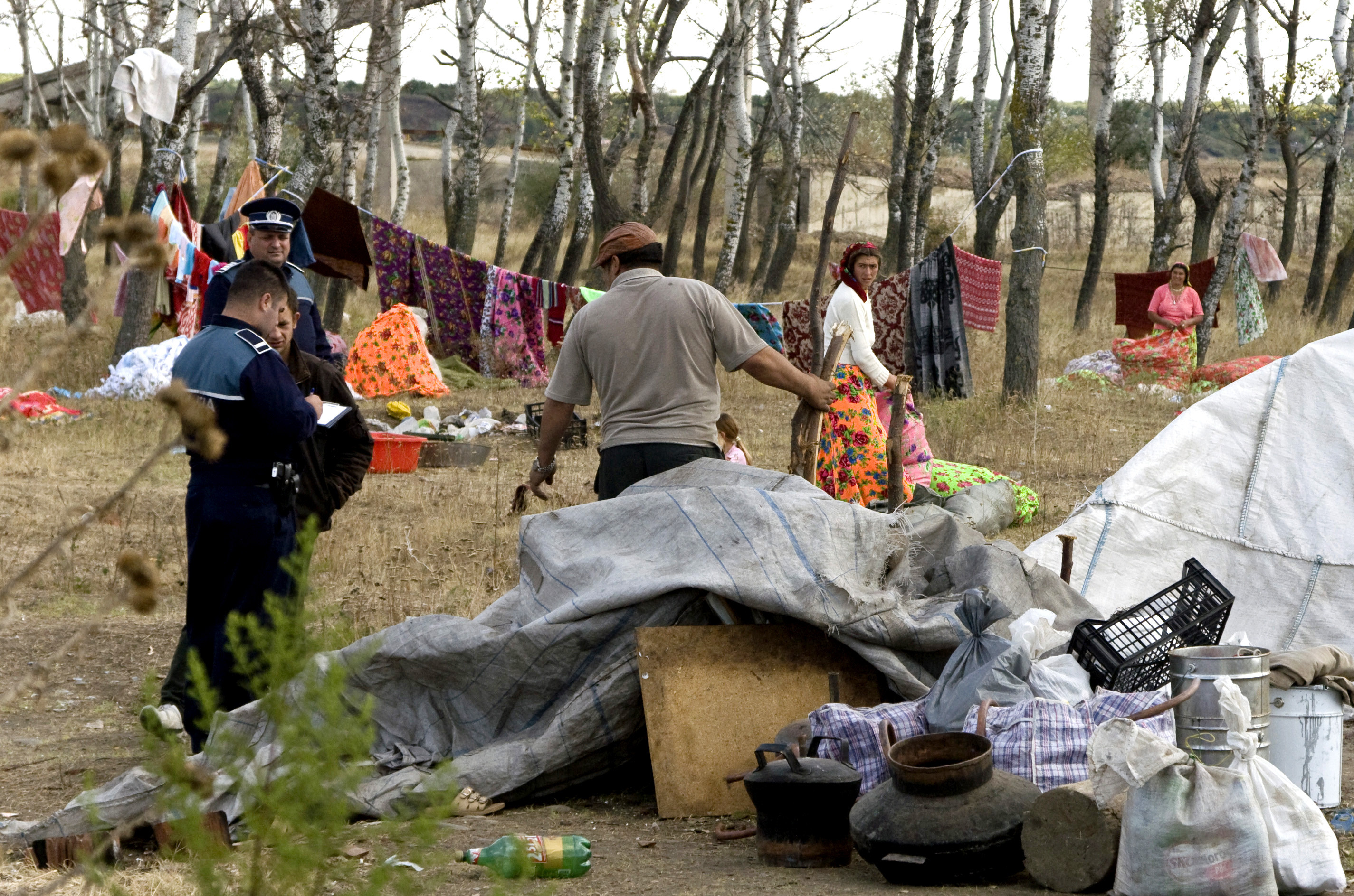 Lupta crancena intre doua clanuri de romi. Doar politia i-a mai despartit