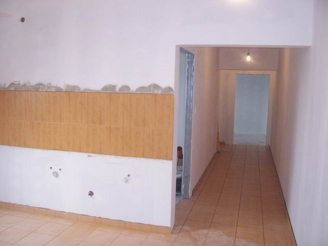 Din cauza crizei imobiliare, s-au inmultit ofertele de case... neterminate