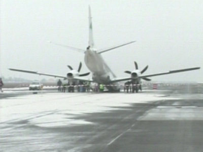 Imagini cu pilotii imediat dupa aterizarea cu probleme de la Timisoara!