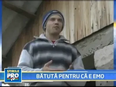 Batuta cu bestialitate de fratele vitreg fiindca e emo!