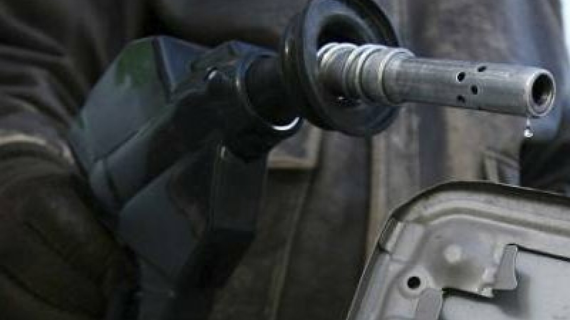 Care pe bicicleta, care cu autobuzul, soferii au boicotat azi benzinariile