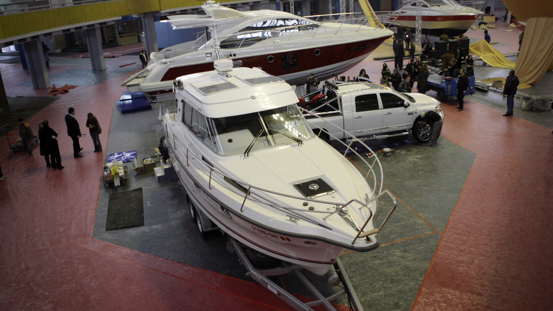 Barcile cu motor nu se mai cumpara. Nici macar cu reduceri de 20%!