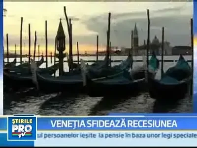 E criza? Gondolierii de pe canalele Venetiei inca au o afacere buna