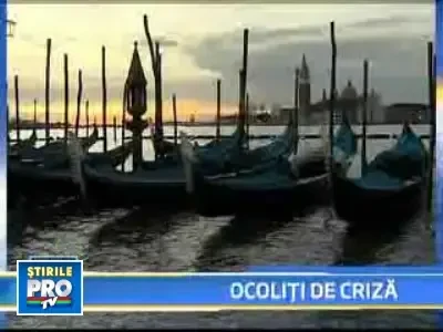 E criza? Gondolierii de pe canalele Venetiei inca au o afacere buna