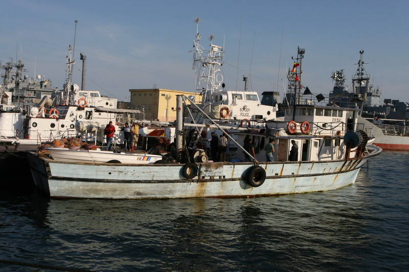 Trupul unuia dintre cei doi marinari romani, disparuti in Marea Adriatica dupa scufundarea unui pescador, a fost gasit