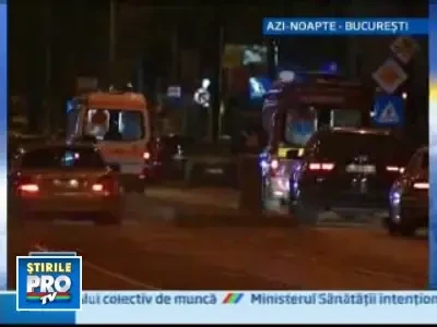 Accident cu doi morti in Bucuresti, dupa ce o masina a intrat intr-un copac