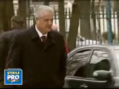 Adrian Nastase, PSD: Cautam candidat pentru prezidentiale, cu dintii tari