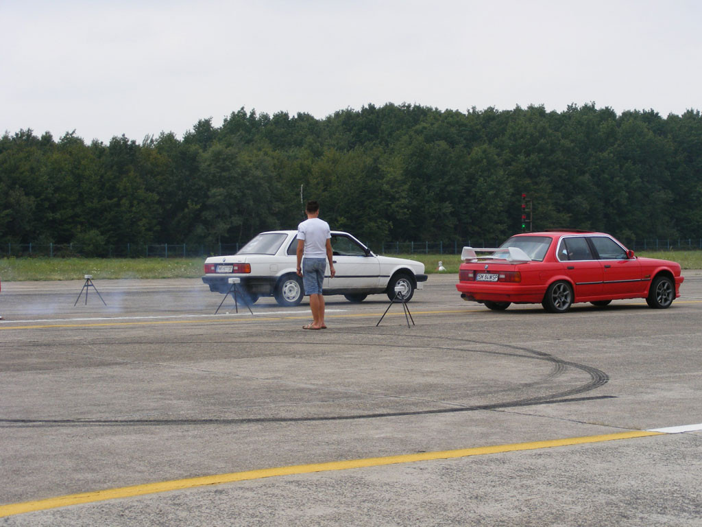 Curse cu masini, la ora de varf, prin oras!