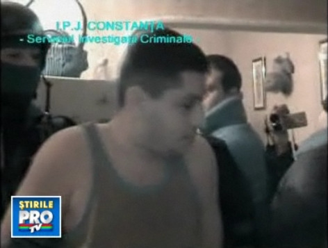 Vezi imagini de la descinderea in locuinta unui presupus asasin platit!