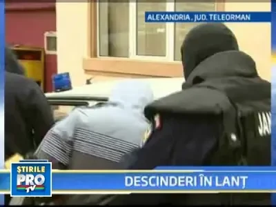 Suspecti de fraude informatice, "vizitati" de mascati si Secret Servicice!