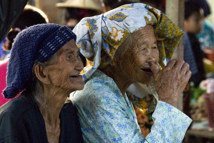 Bunicutele Karatiste! Noua moda in Seul