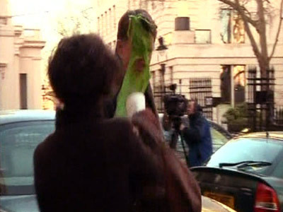 Cah! Ministru britanic, improscat cu "supa" verde!