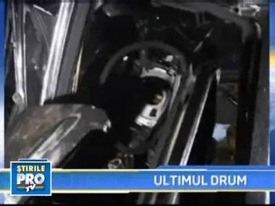 Un preot mort si trei raniti dupa ce masinile in care erau s-au ciocnit!