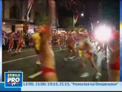 300.000 de oameni au venit la parada homosexualilor de la Sidney!