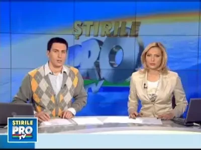 Un camion a plonjat de la 12 m pe doua masini parcate!