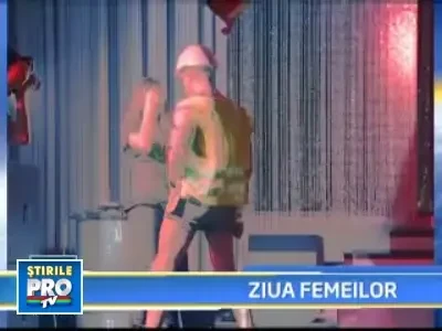 Stripperi de toate culorile si marimile, cadou de 8 Martie!