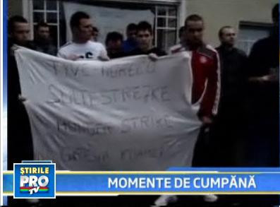 Romanii din Danemarca: "Continuam greva foamei"