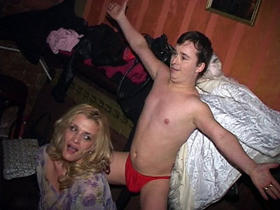 NECENZURAT! Stripperul dezlantuit de 8 martie!