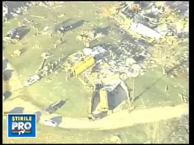 IMAGINI SPECTACULOASE! Tornada de proportii in SUA!