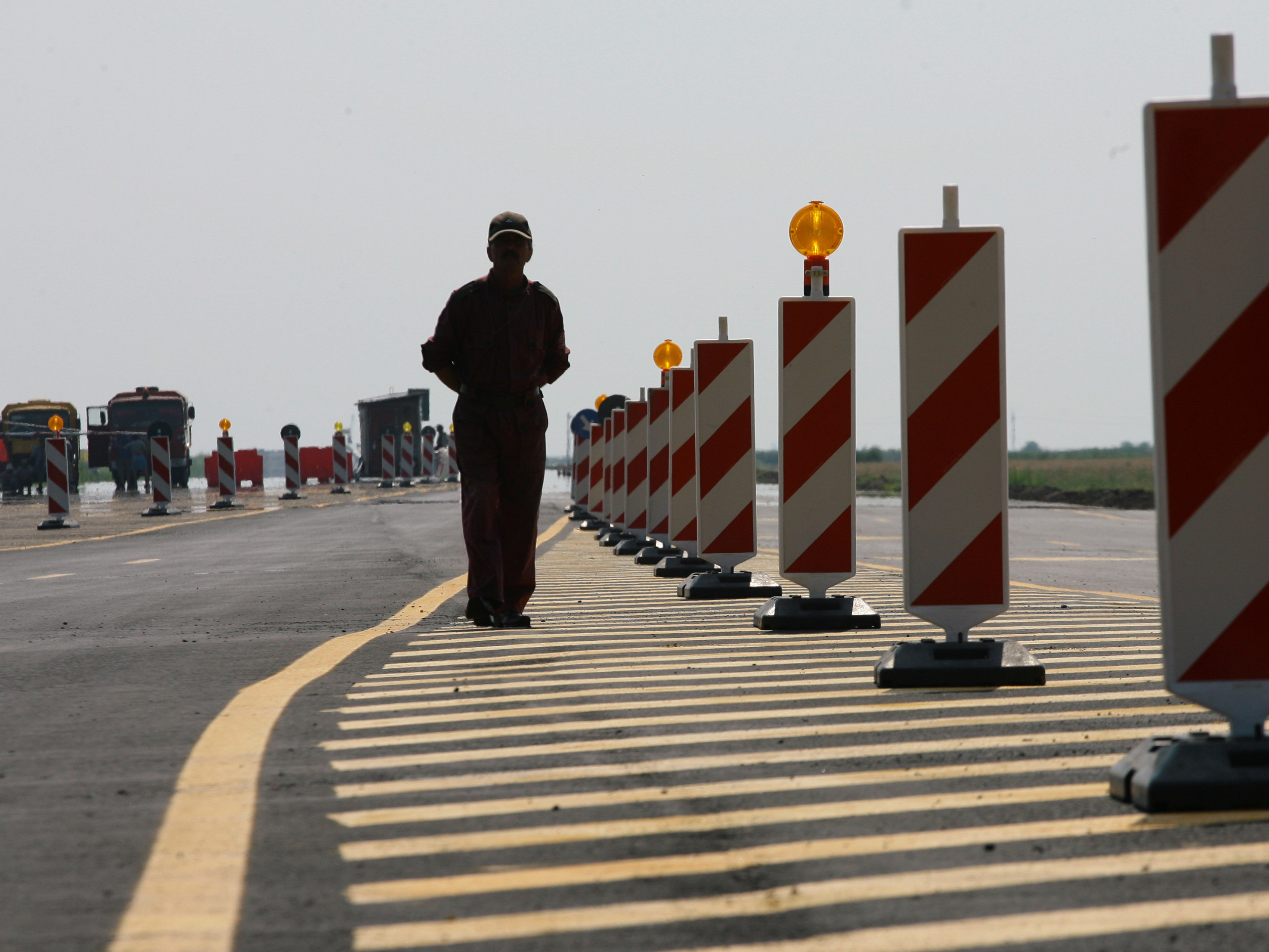 Nu traversati neregulamentar! Va puneti singuri viata in pericol