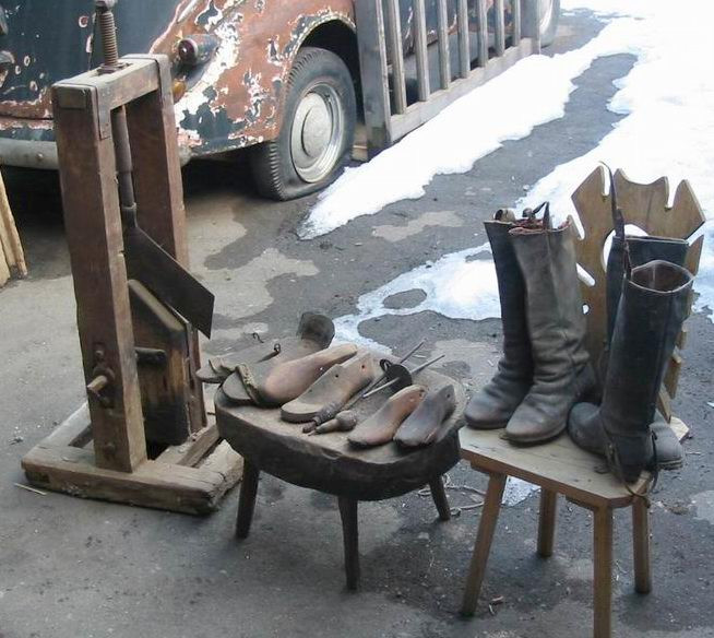 Criza economica, mana cereasca pentru cizmari!