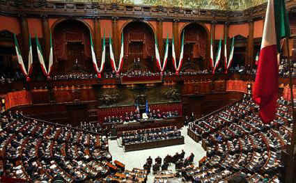 Parlamentarii italieni voteaza pe baza de amprenta. Luam exemplu?