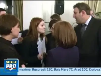 Cristian Diaconescu a premiat echipa care a castigat procesul de la Haga