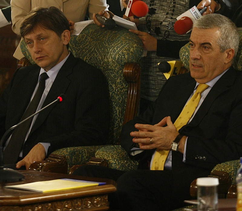 Crin Antonescu: Tariceanu este o amintire rusinoasa a PNL