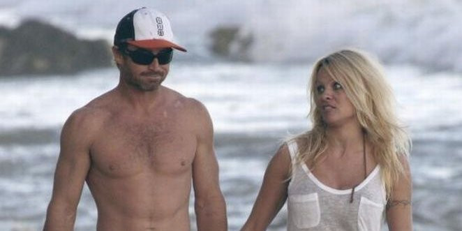 Pamela, tine-ti draga mainile acasa!