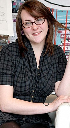 "Studenta la Arte, caut sot pentru un proiect universitar"