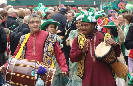 Bucurestiul s-a-nverzit! Irlandezii au sarbatorit Sf. Patrick!