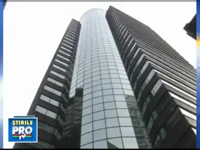 In plina criza, directorii AIG se lafaie in bonusuri: 165 milioane USD!