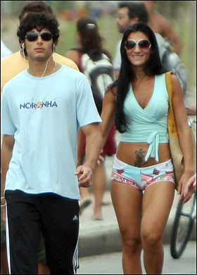 O insala Jesus pe Madonna?