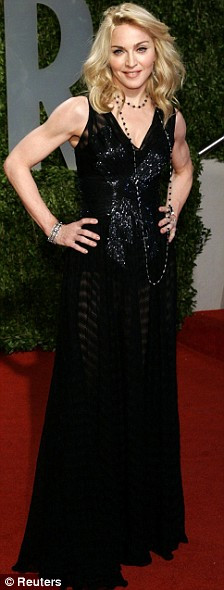 Cameron Diaz are brate de culturista. A exagerat cu trasul de fiare. FOTO