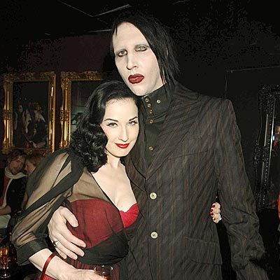 Marilyn Manson ii cere scuze Ditei!