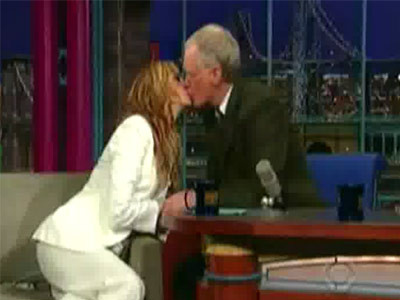 Sarut fierbinte intre Julia Roberts si David Letterman!
