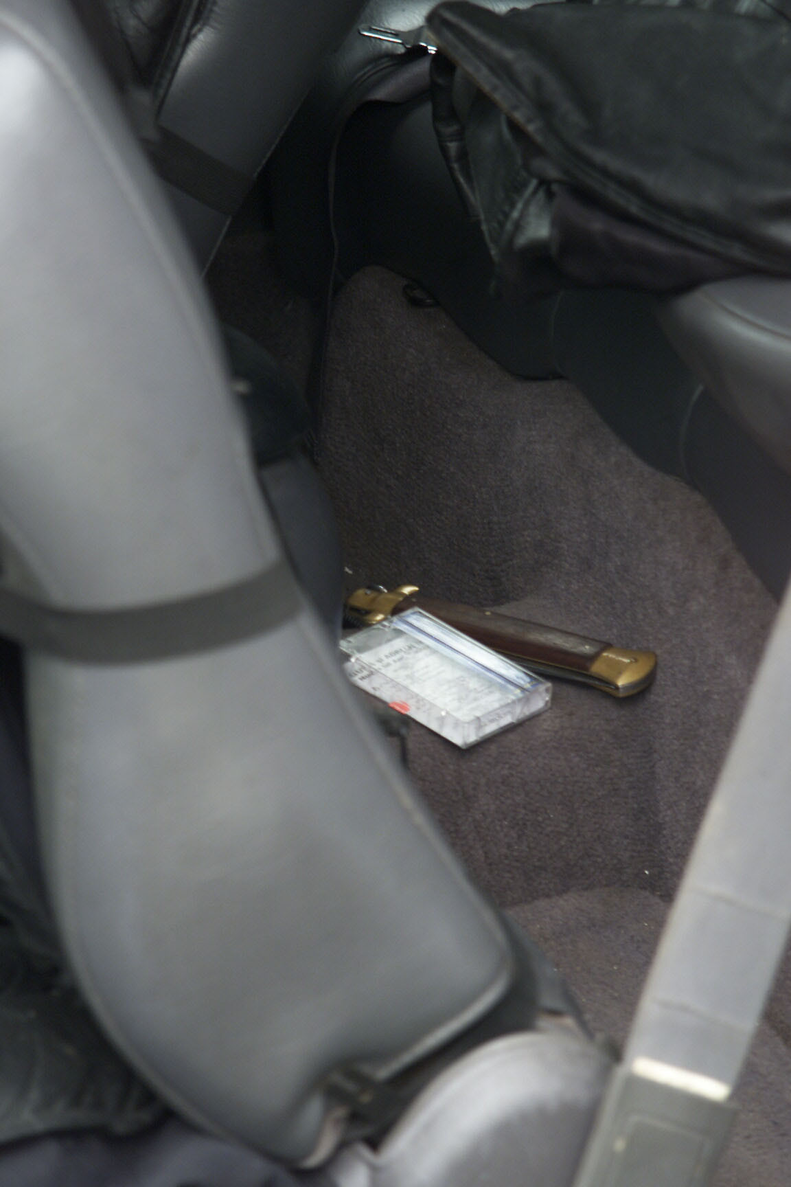 A lesinat la volan, cu piciorul blocat pe acceleratie!