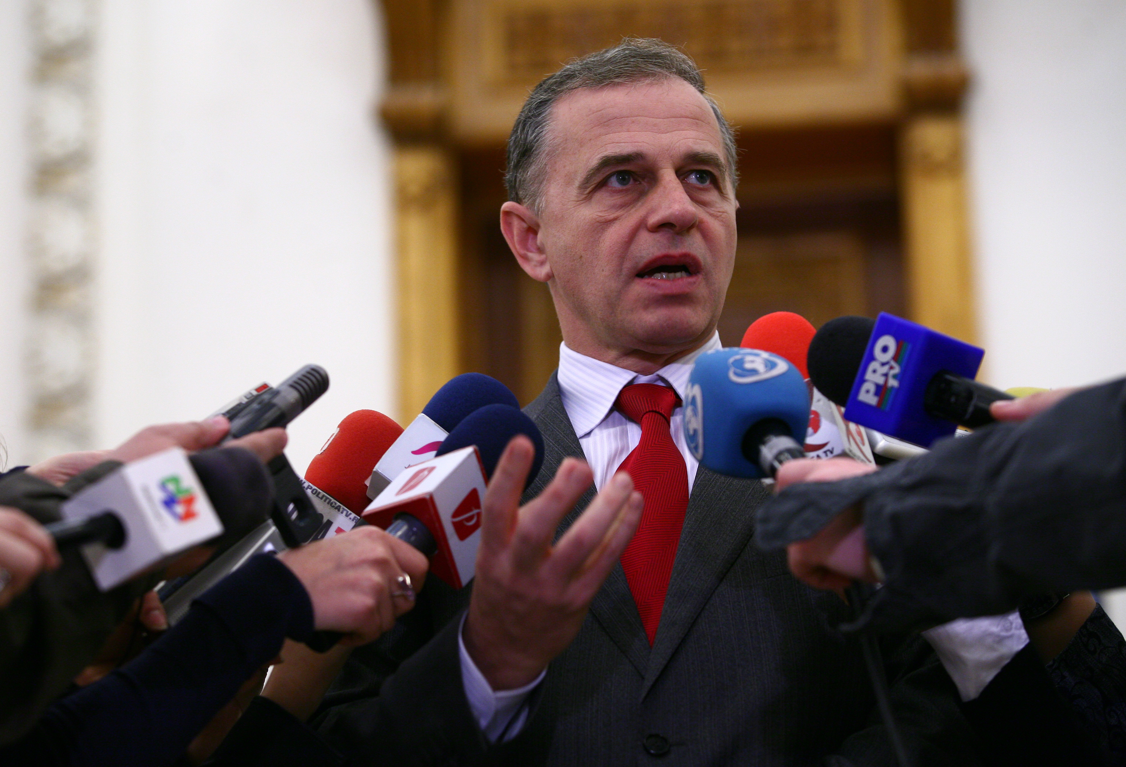 Delegatia FMI, la discutii cu partidele politice privind imprumutul