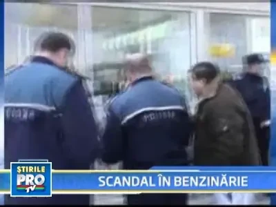 Prinsa la furat, a spus ca a confundat biroul cu toaleta!